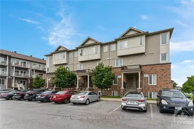 Condo Apartment in Barrhaven