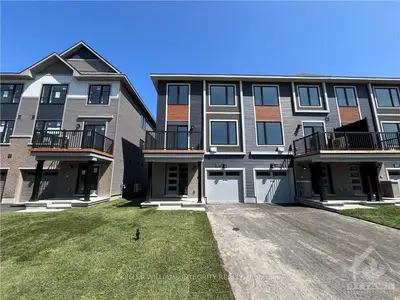 Att/Row/Townhouse in Kanata