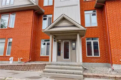 Condo Apartment in Vanier and Kingsview Park