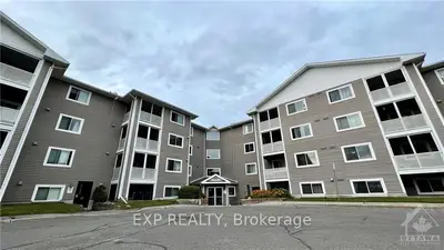 316 Lorry Greenberg Drive, Hunt Club - South Keys And Area, On K1t 2p4