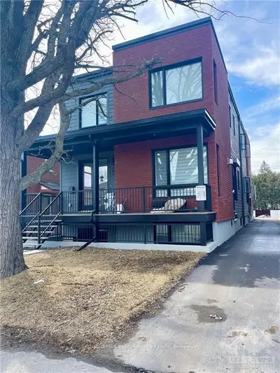 866 Woodroffe Avenue, Britannia Heights - Queensway Terrace N And Area, On K2a 2g3