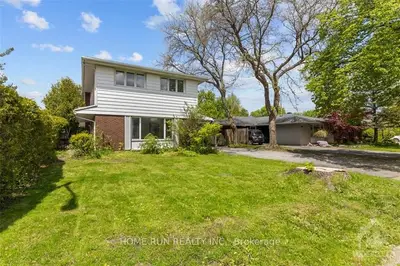 Detached in Billings Bridge - Riverside Park and Area