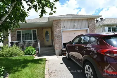 Detached in Perth
