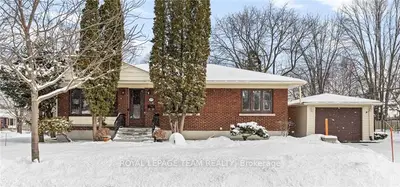 1579 Chaucer Avenue, Alta Vista And Area, On K1g 0r7
