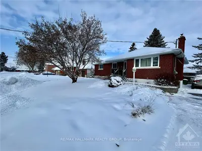 13 Donna Street A, Meadowlands - Crestview And Area, On K2g 2v5