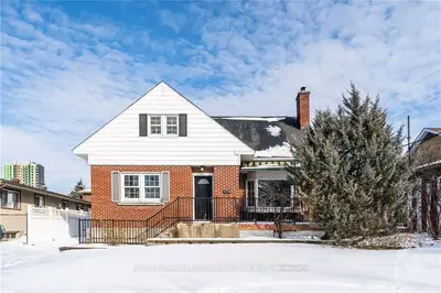 821 DENISON Crescent, McKellar Heights - Glabar Park and Area, ON K2A 2N4