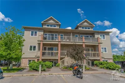 Condo Apartment in Stittsville - Munster - Richmond