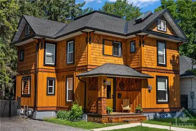 Detached in Arnprior