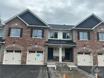 Att/Row/Townhouse in Merrickville-Wolford