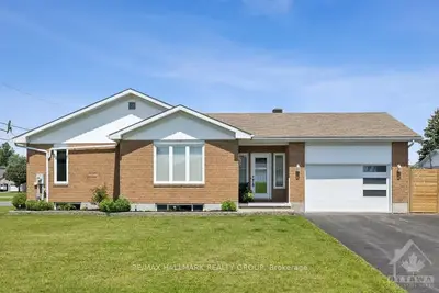 Detached in Casselman