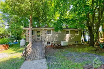 Detached in Frontenac