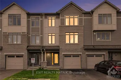 Att/Row/Townhouse in Blossom Park - Airport and Area