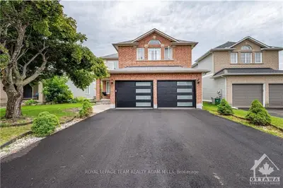 Detached in Hunt Club - South Keys and Area