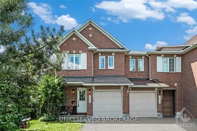 Att/Row/Townhouse in Orleans - Cumberland and Area