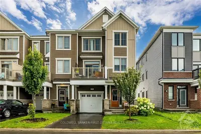 Att/Row/Townhouse in Kanata