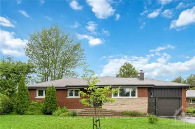 Detached in South of Baseline to Knoxdale