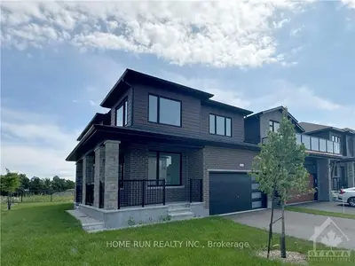 Detached in Barrhaven