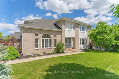 Detached in Kanata