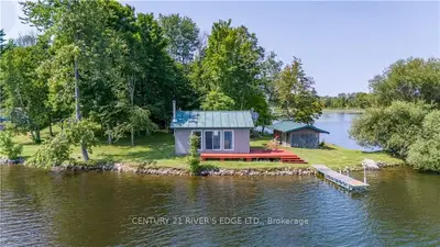 Detached in Front of Yonge