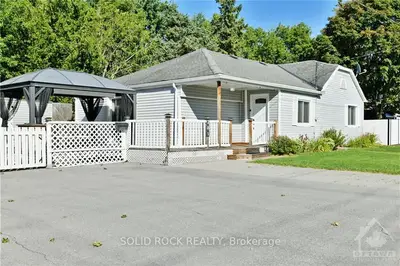 Detached in Arnprior