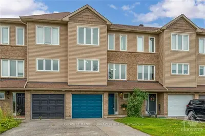 Att/Row/Townhouse in North Grenville