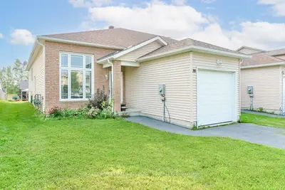 Att/Row/Townhouse in Cornwall