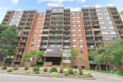 Condo Apartment in Elmvale Acres and Area