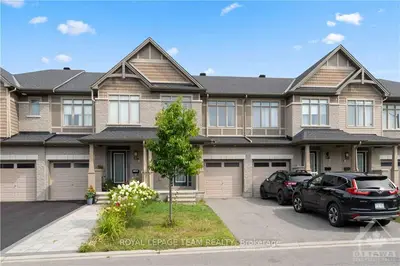 Att/Row/Townhouse in Blossom Park - Airport and Area