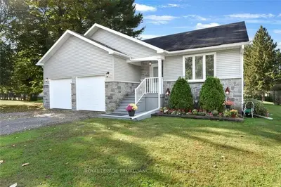 42 Mary Street, Edwardsburgh/cardinal, On K0e 1t1