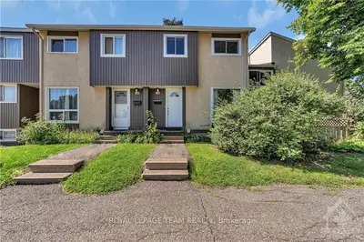 Condo Townhouse in Beacon Hill North - South and Area