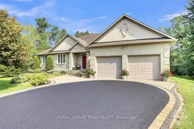 Detached in Greely - Metcalfe - Osgoode - Vernon and Area