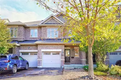 Att/Row/Townhouse in Kanata