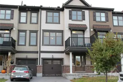 Att/Row/Townhouse in Kanata