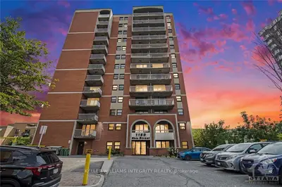 Condo Apartment in Billings Bridge - Riverside Park and Area
