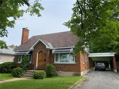 Detached in Renfrew