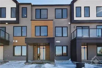 Att/Row/Townhouse in Barrhaven
