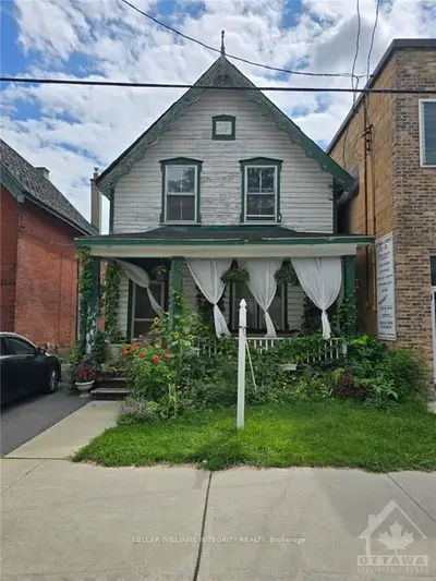 Detached in Ottawa Centre