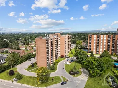 Condo Apartment in Belair Park - Copeland Park and Area