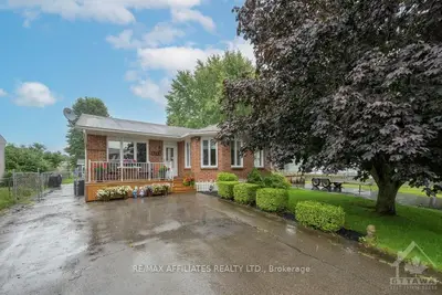 Semi-Detached in Edwardsburgh/Cardinal