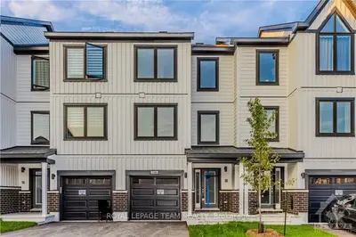 Att/Row/Townhouse in Stittsville - Munster - Richmond