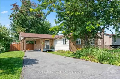 Detached in South Dundas