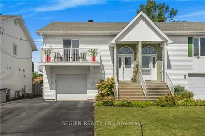 Semi-Detached in Hawkesbury