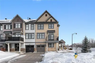 574 PETRICHOR Crescent, Orleans - Cumberland and Area, ON K4A 0T3