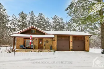 2289 Ross Road, Laurentian Valley, On K8a 6w4