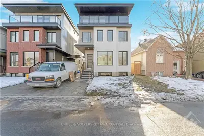 132 Carillon Street B, Vanier And Kingsview Park, On K1l 5y3