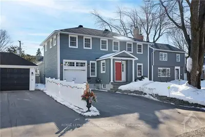 782 Lonsdale Road, Manor Park - Cardinal Glen And Area, On K1k 0k1