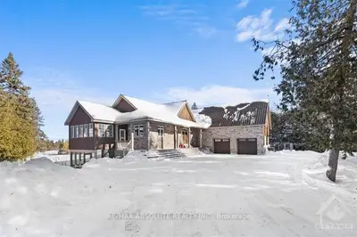 980 Upper Dwyer Hill Road, Carp - Huntley Ward, On K0a 1l0