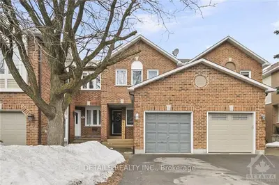 26 ASHPARK Crescent, Hunt Club - South Keys and Area, ON K1T 3N8