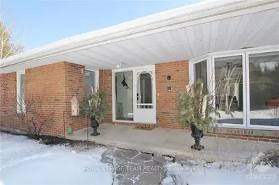 1208 Upper Dwyer Hill Road, Carp - Huntley Ward, On K0a 1l0