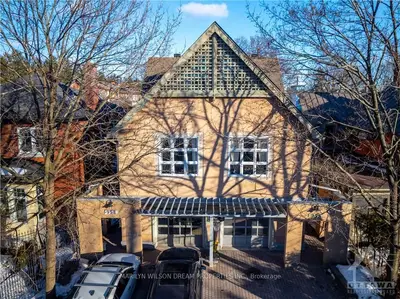 95a Queen Victoria Street 1, New Edinburgh - Lindenlea, On K1m 1s4